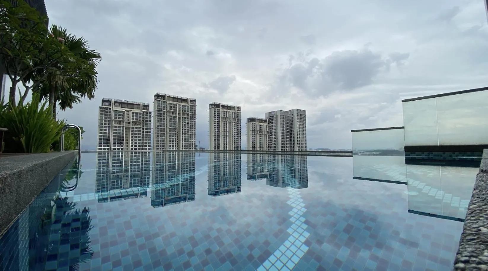Revo Aurora Home At Pavilion Bukit Jalil Kuala Lumpur Hotel